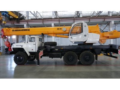 Автокран КС-45717-1Р
